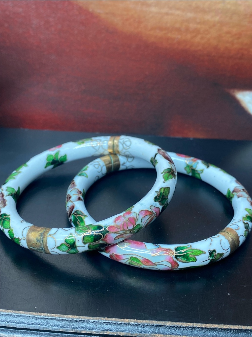 🍇 Pair of Vintage Cloisonné Enamel Bangle Bracelets With Floral Design Hinge